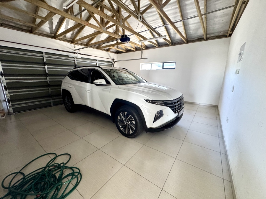 4 Bedroom Property for Sale in Parklands North Western Cape